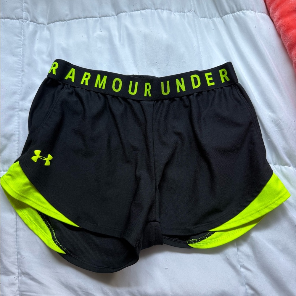 Under Armour Black and Green Athletic Shorts Dynamic Fit